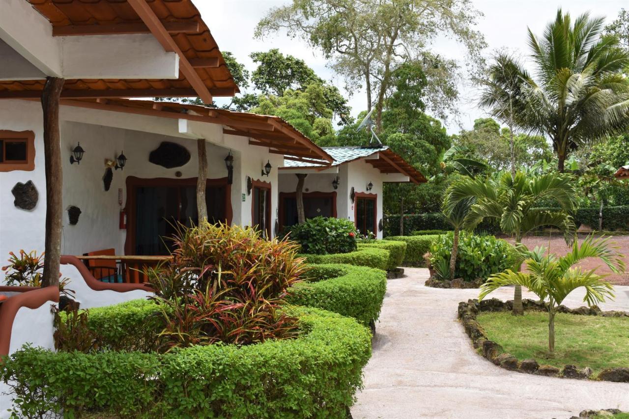 Piedras Blancas Lodge プエルトアヨラ エクステリア 写真